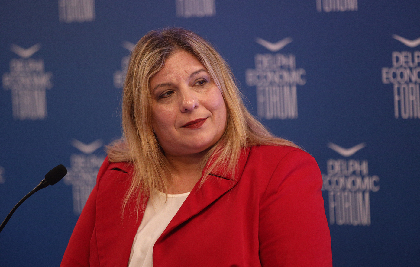 Μαρία Συρεγγέλα: Στις σύγχρονες δημοκρατίες απαγορεύονται εργαζόμενοι δύο ταχυτήτων