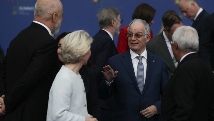 Διπλωματικός μαραθώνιος Τασούλα στα Τίρανα – Κρίσιμες συναντήσεις με Ερντογάν, Ζελένσκι και Μακρόν