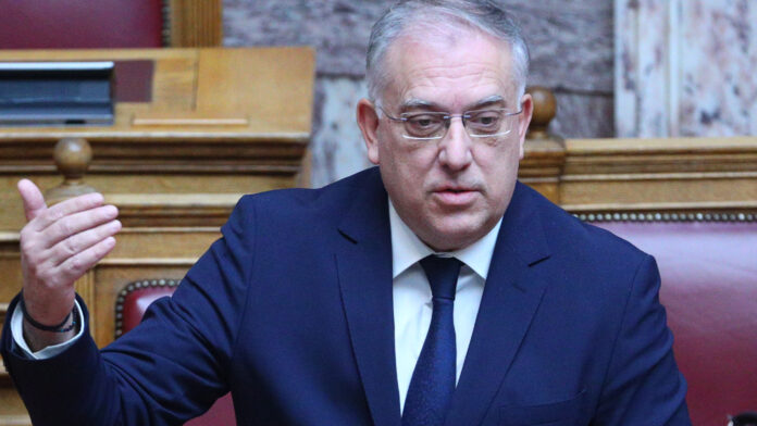 «Ανεξάρτητη αρχή για τις τιμές και αυστηροί έλεγχοι στις ασφαλιστικές» – Οι σημαντικές εξαγγελίες Θεοδωρικάκου