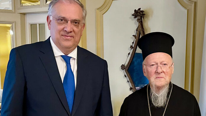 Συνάντηση του Τάκη Θεοδωρικάκου με τον Παναγιότατο Οικουμενικό Πατριάρχη Βαρθολομαίο