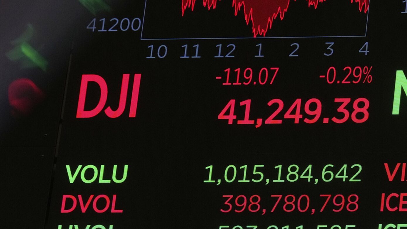 Ταλαντεύεται η Wall Street εν μέσω κρίσιμων διαπραγματεύσεων ΗΠΑ-Κίνας