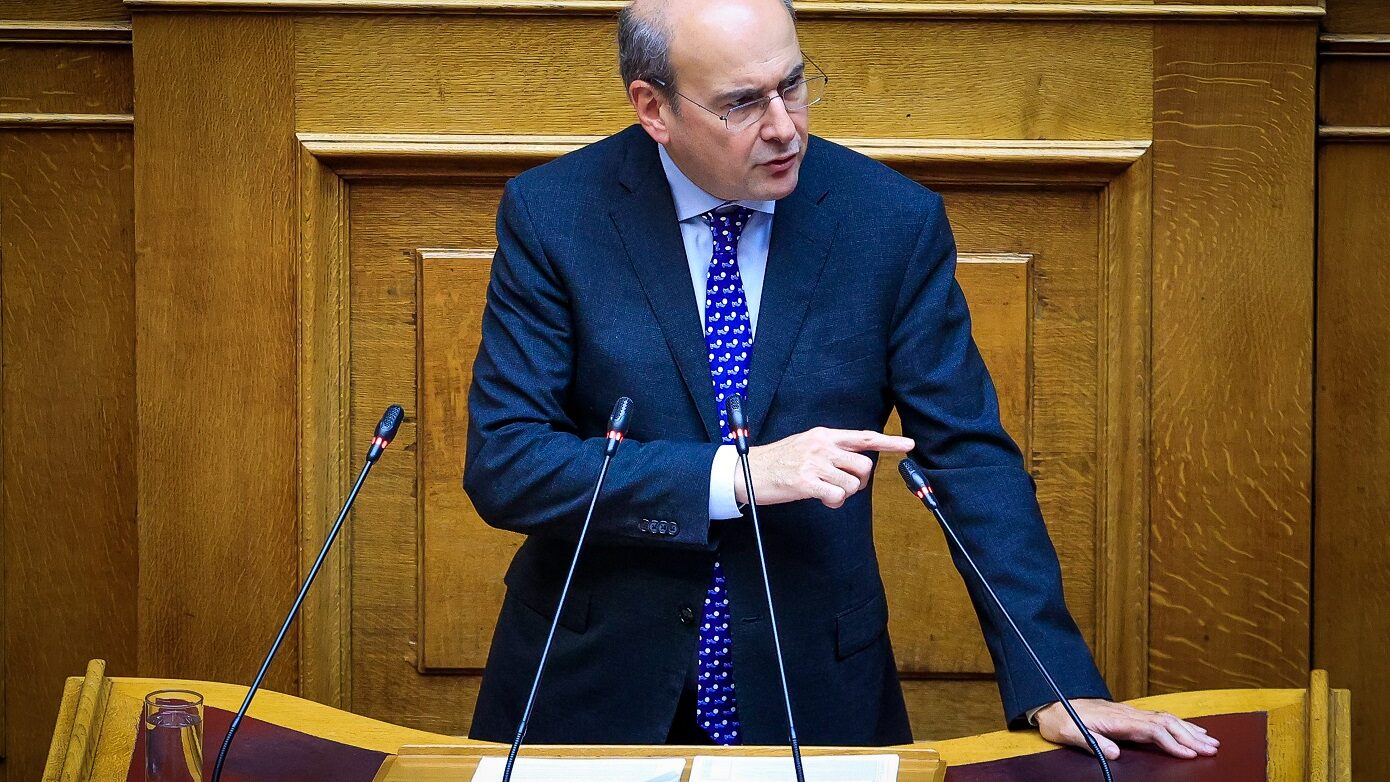 Χατζηδάκης: Εγγυημένο μέρισμα ανάπτυξης και το 2025 και το 2026