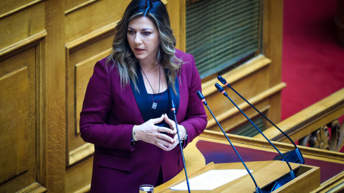Ζαχαράκη: «Δεν υπάρχει καμία παρέμβαση στα εσωτερικά της εκκλησίας – Αίτημα προήλθε από το Οικουμενικό Πατριαρχείο»