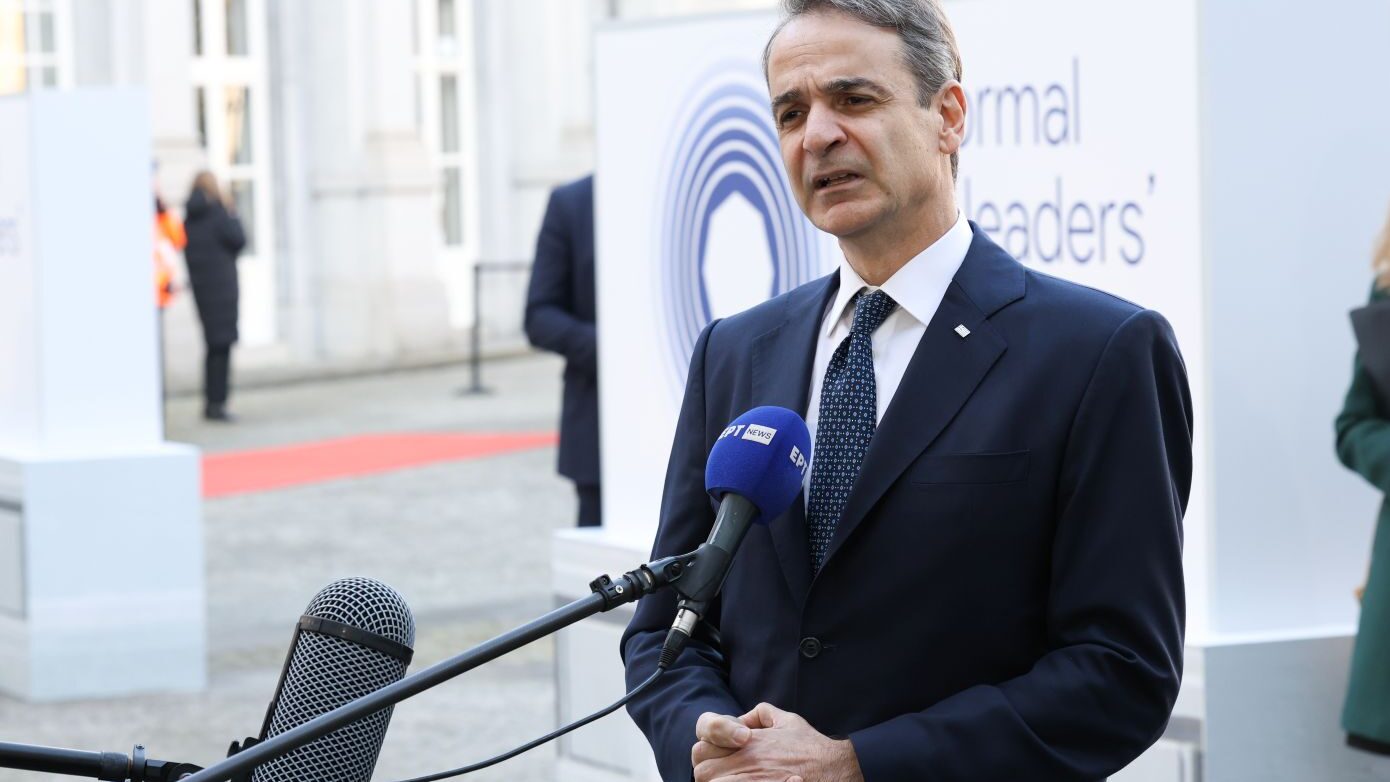 Στη Σύνοδο του ΝΑΤΟ σήμερα ο πρωθυπουργός – Αυστηρή γραμμή στο μεταναστευτικό, το plan B για τις συνέπειες