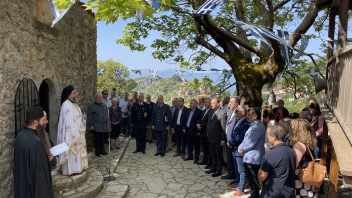 Μέτωπα φωτιάς καίνε Παλαιά Φώκαια και Ασπρόπυργο, συναγερμός στη Χίος – Δείτε χάρτη με τις πυρκαγιές στην Ελλάδα