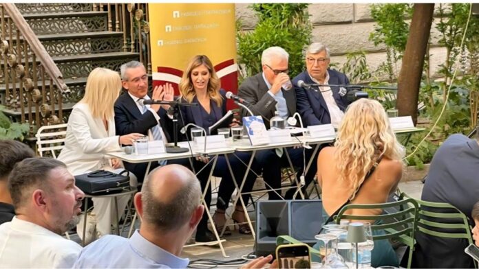 Ο Γ. Χατζημάρκος τιμά την αποκάλυψη του βιβλίου “Η Διπλωματία των Ενωσιακών Περιφερειών”