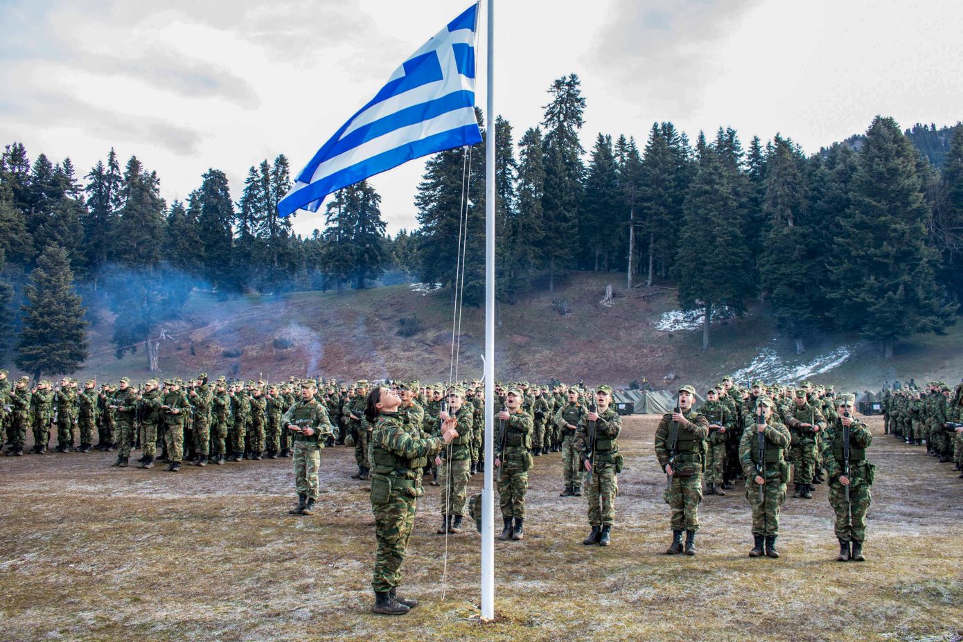 Αναβάθμιση δεξιοτήτων και μέλλοντος για υπαξιωματικούς και ΕΠΟΠ εξασφαλίζει το υπουργείο Εθνικής Άμυνας
