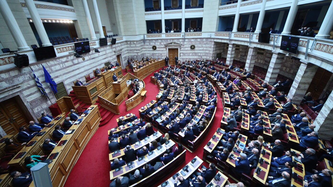 Καταιγίδα νομοσχεδίων στη Βουλή έως το τέλος Ιουλίου: Έρχονται κρίσιμες παρεμβάσεις σε Δικαιοσύνη, μετανάστευση, ΑΕΙ, αλκοόλ και ΣΔΟΕ