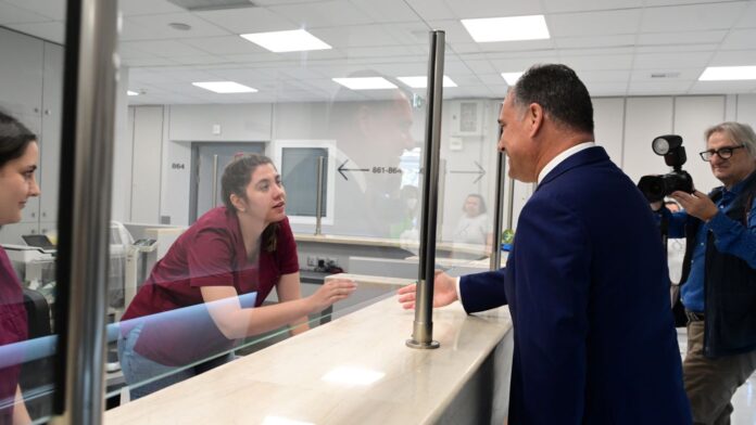 Άδωνις Γεωργιάδης: Εντυπωσιακά τα πρώτα αποτελέσματα από την ψηφιακή ιχνηλάτηση και το ηλεκτρονικό βραχιολάκι