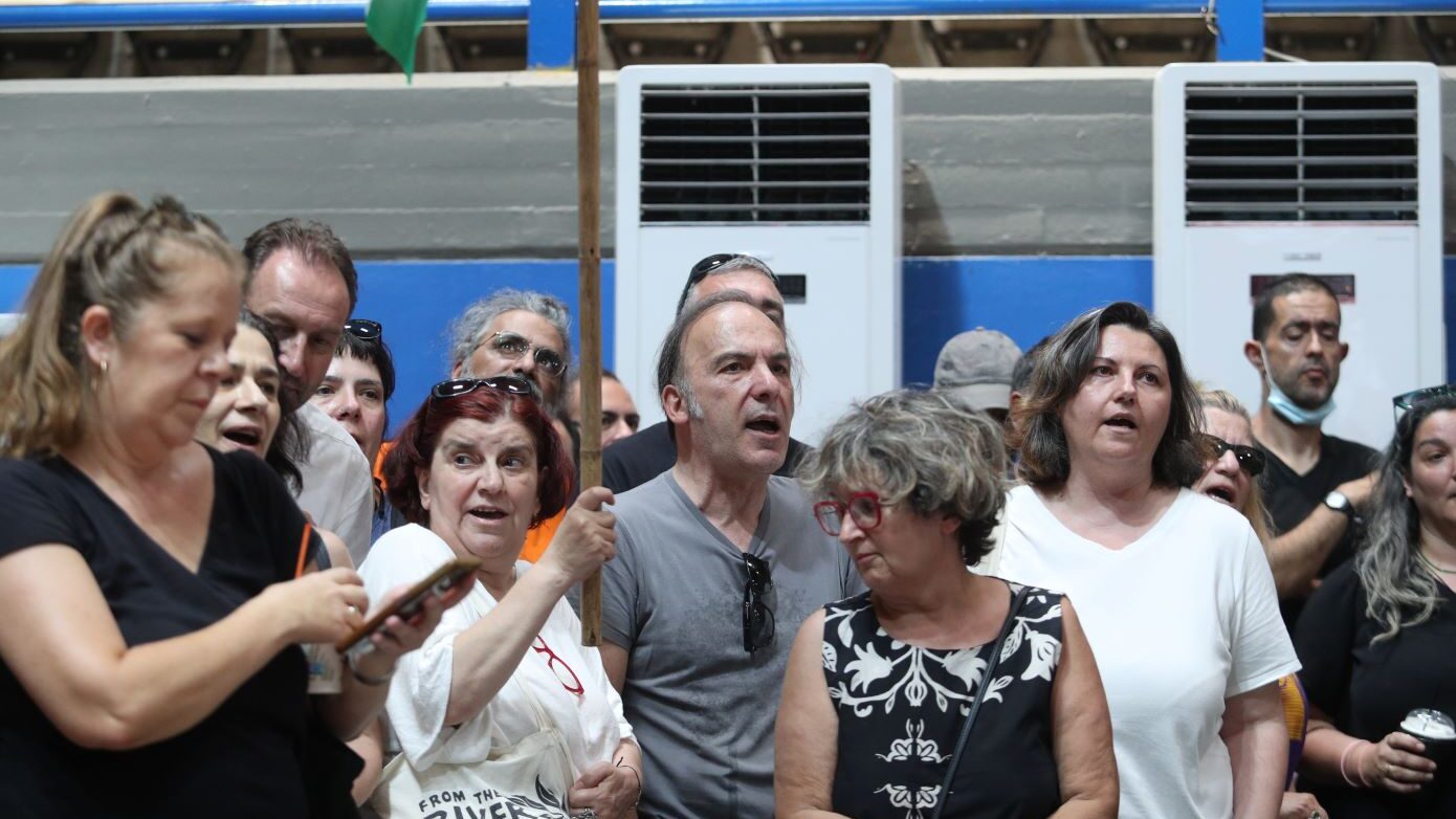 «Έφοδος» εργαζομένων της «Αυγής» στο Συνέδριο του ΣΥΡΙΖΑ για τα απλήρωτα