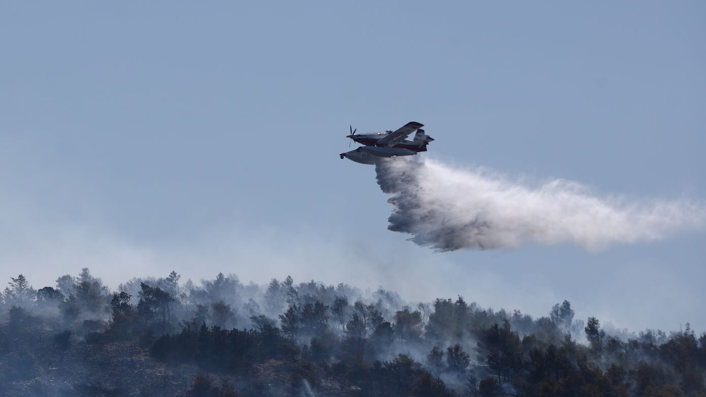 Καταστροφική φωτιά στο Ηράκλειο Κρήτης – Ήχησε το 112