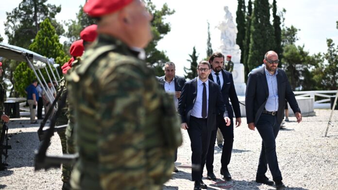 Νίκος  Ανδρουλάκης: Ζητά άμεση ενημέρωση πολιτικών αρχηγών για «δυσάρεστες εξελίξεις» στην εξωτερική πολιτική