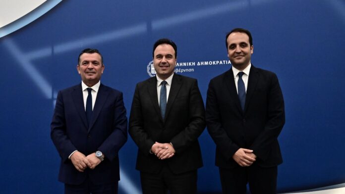 Παράδοση-παραλαβή στο Ψηφιακής Διακυβέρνησης: Ο Χρήστος Δερμεντζόγλου αναλαμβάνει υφυπουργός με στόχο το Κτηματολόγιο