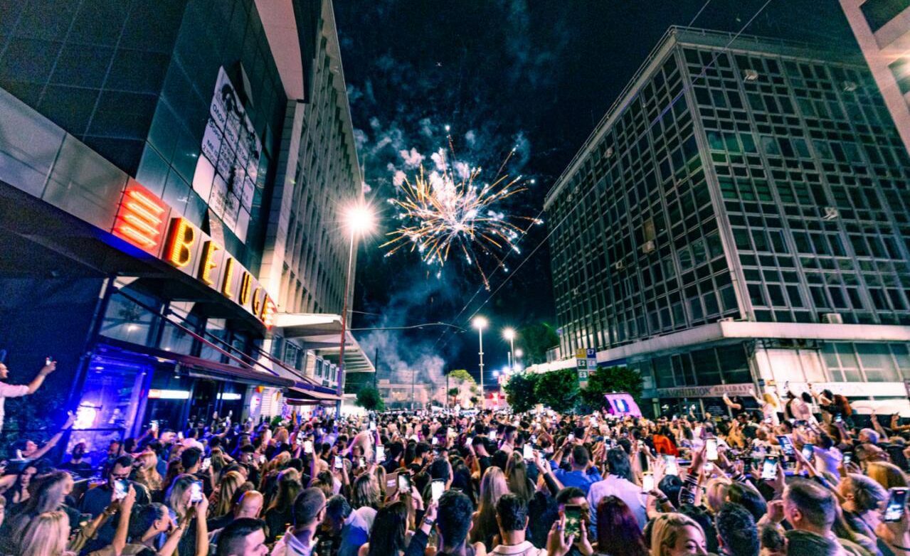 Χιλιάδες πολίτες κατέκλυσαν το μαγευτικό Street Party του Πειραιά