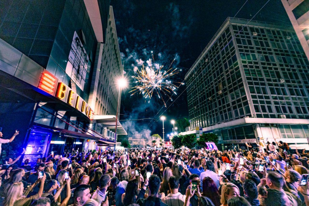 Χιλιάδες πολίτες κατέκλυσαν το μαγευτικό Street Party του Πειραιά