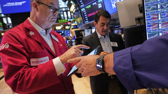 Η Wall Street σημειώνει άνοδο παρά την εμπορική αβεβαιότητα