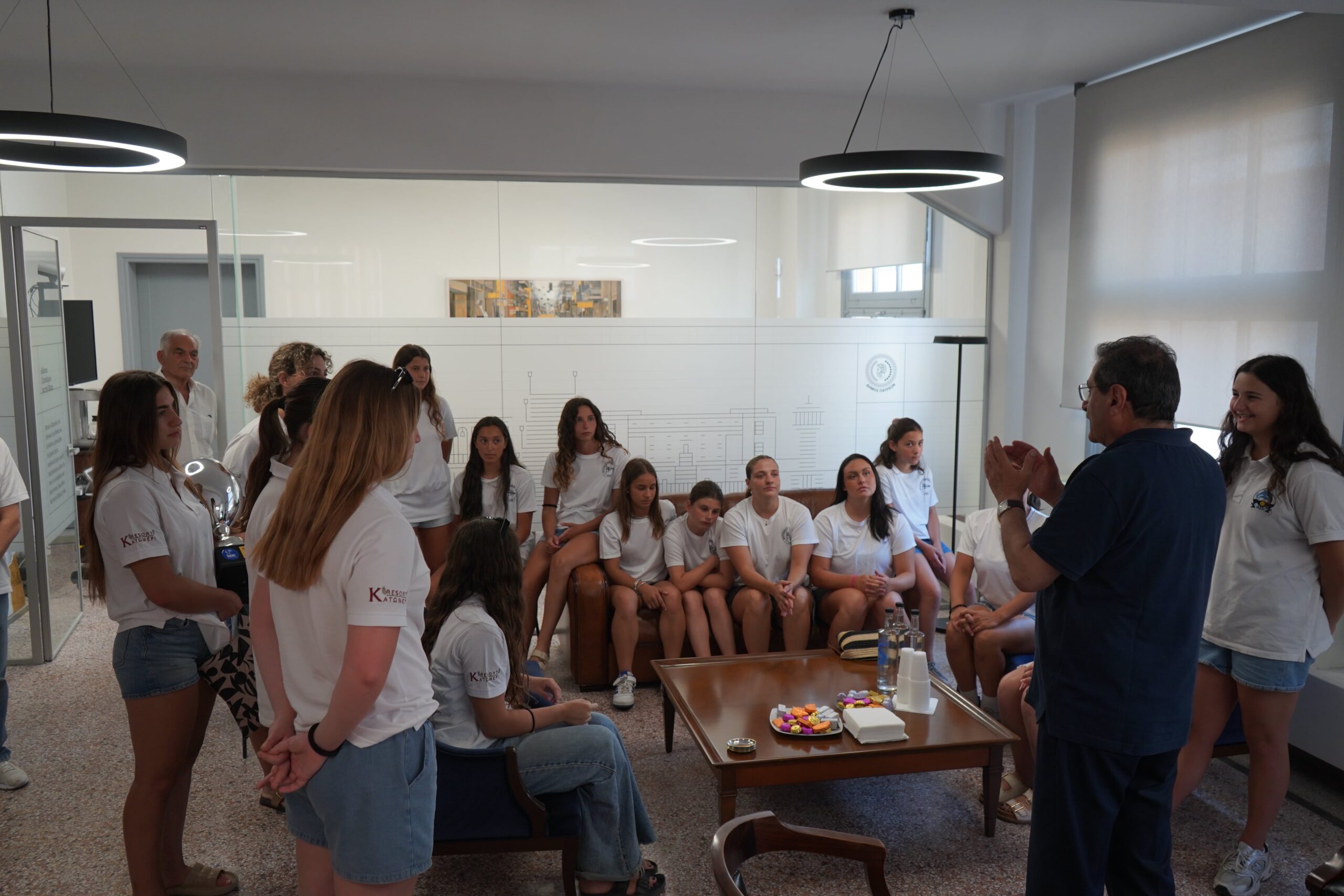 Οι πρωταθλήτριες της ΝΕΠ και του ΝΟΠ τιμήθηκαν στο Δημαρχείο Πατρέων