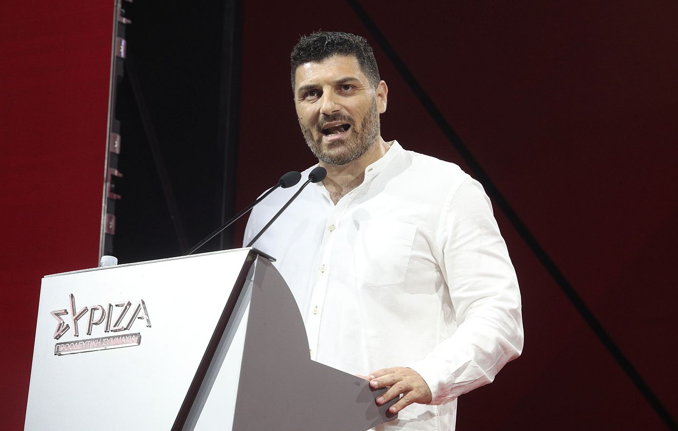 Συνέδριο ΣΥΡΙΖΑ: Δραματική αυτοκριτική Τεμπονέρα – «Παραιτούμαι οριστικά από κάθε θέση ευθύνης στο κόμμα»