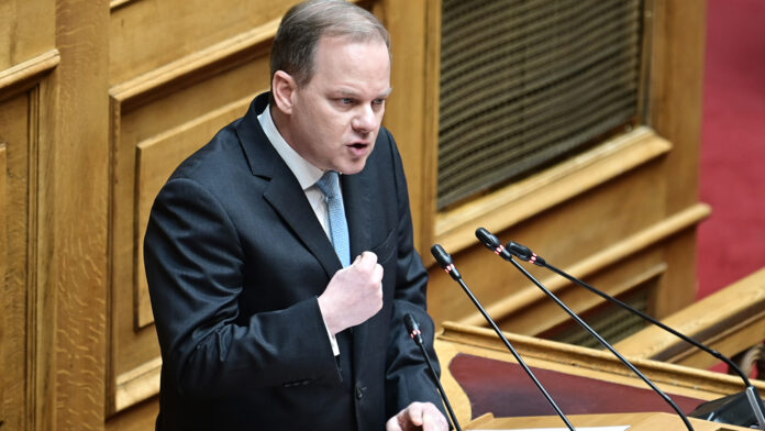 Κώστας Αχ. Καραμανλής στη Βουλή: Έπραξα το μέγιστο για την ασφάλεια των σιδηροδρόμων, δεν ολιγώρησα και δεν αδιαφόρησα