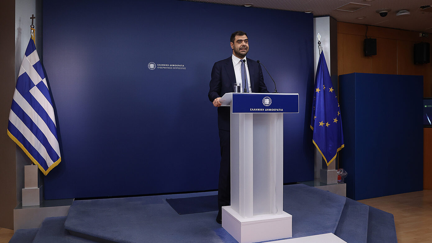 Live η οργισμένη τοποθέτηση Μαρινάκη μετά το χάος στο ΣΕΦ