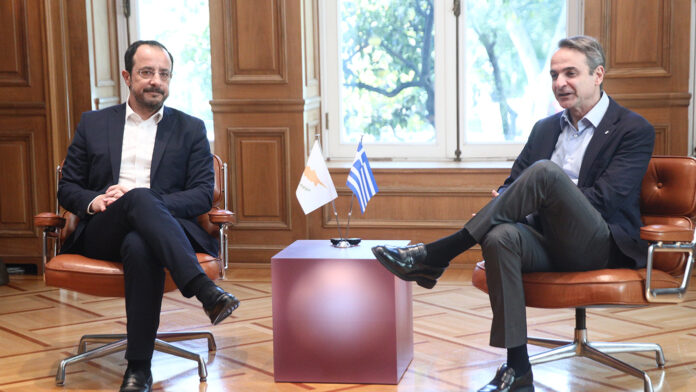 Τηλεφωνική σύσκεψη Μητσοτάκη – Χριστοδουλίδη για την κρίση στη Μέση Ανατολή