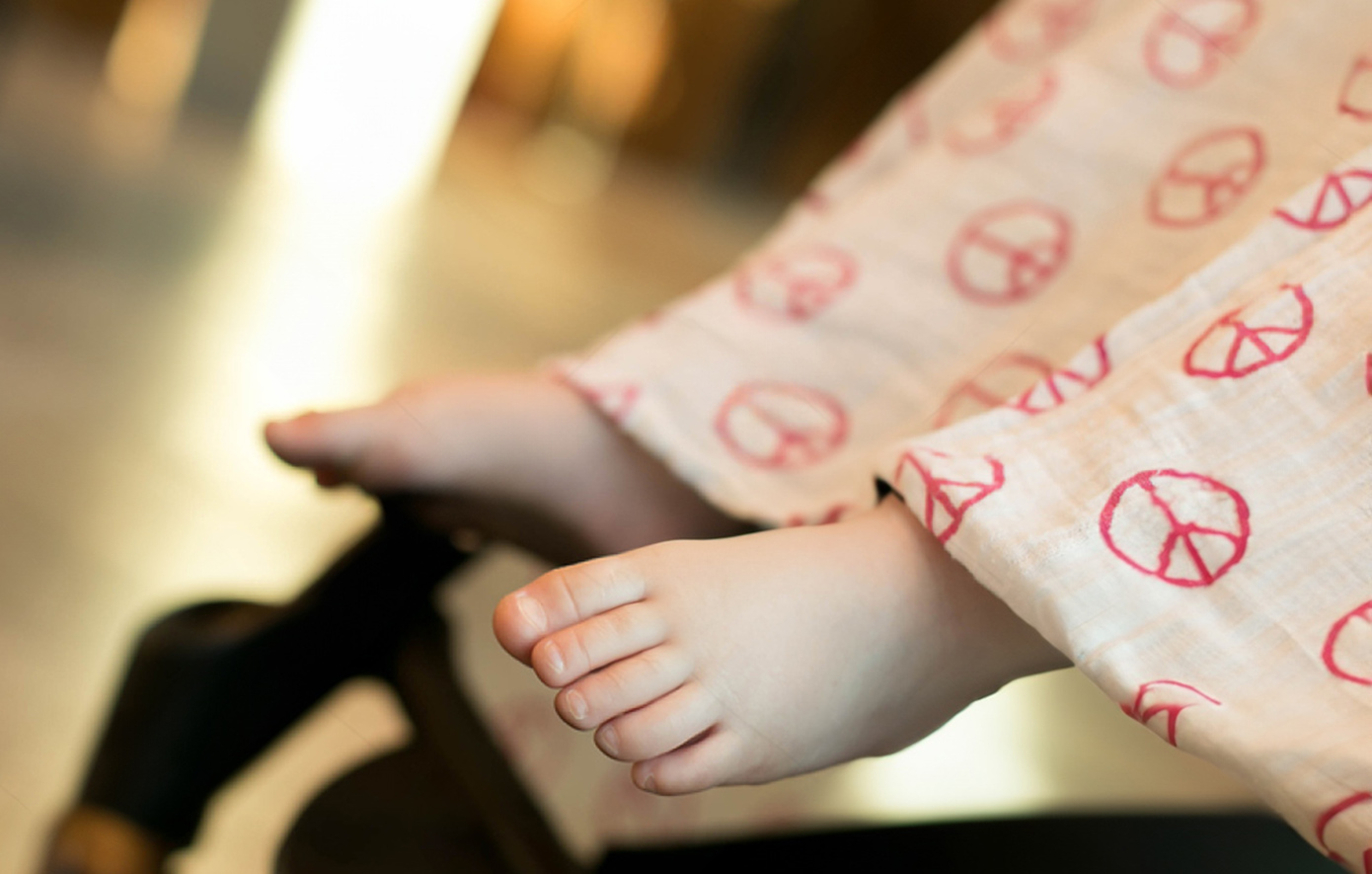 Θεσσαλονίκη: «Το άκουγα να κλαίει όλη την εβδομάδα», είπε γειτόνισσα για το μωράκι που άφησαν οι γονείς στο μπαλκόνι