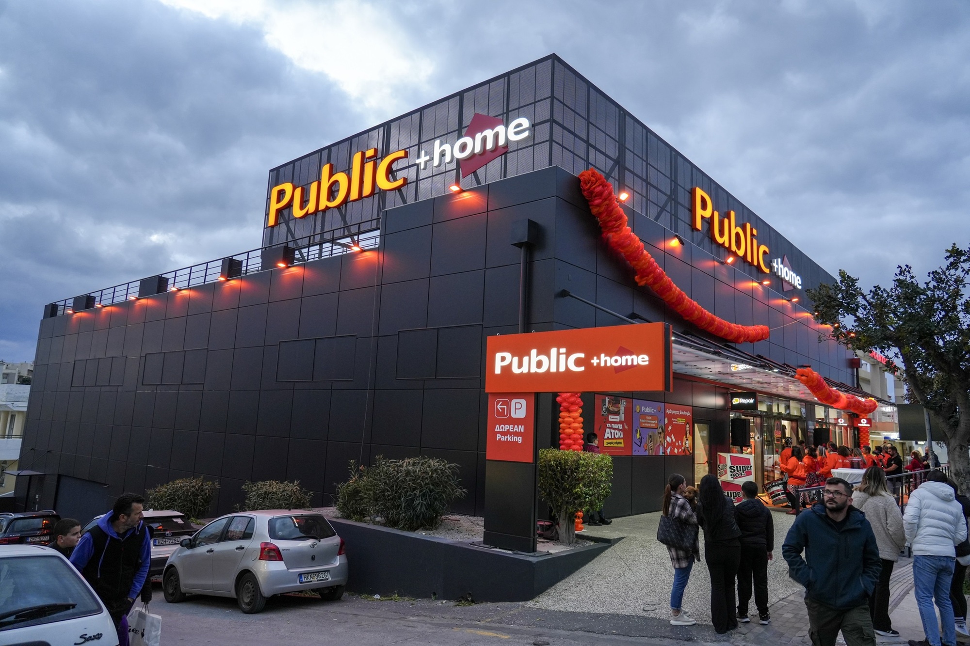 Public: Η φιλόδοξη επέκταση των 10 εκατ. ευρώ με 10 νέα καταστήματα σε Ελλάδα και Κύπρο