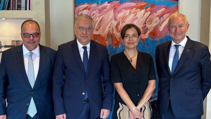 Τάκης Θεοδωρικάκος: Στηρίζουμε και επιταχύνουμε τις παραγωγικές επενδύσεις των γαλλικών εταιρειών
