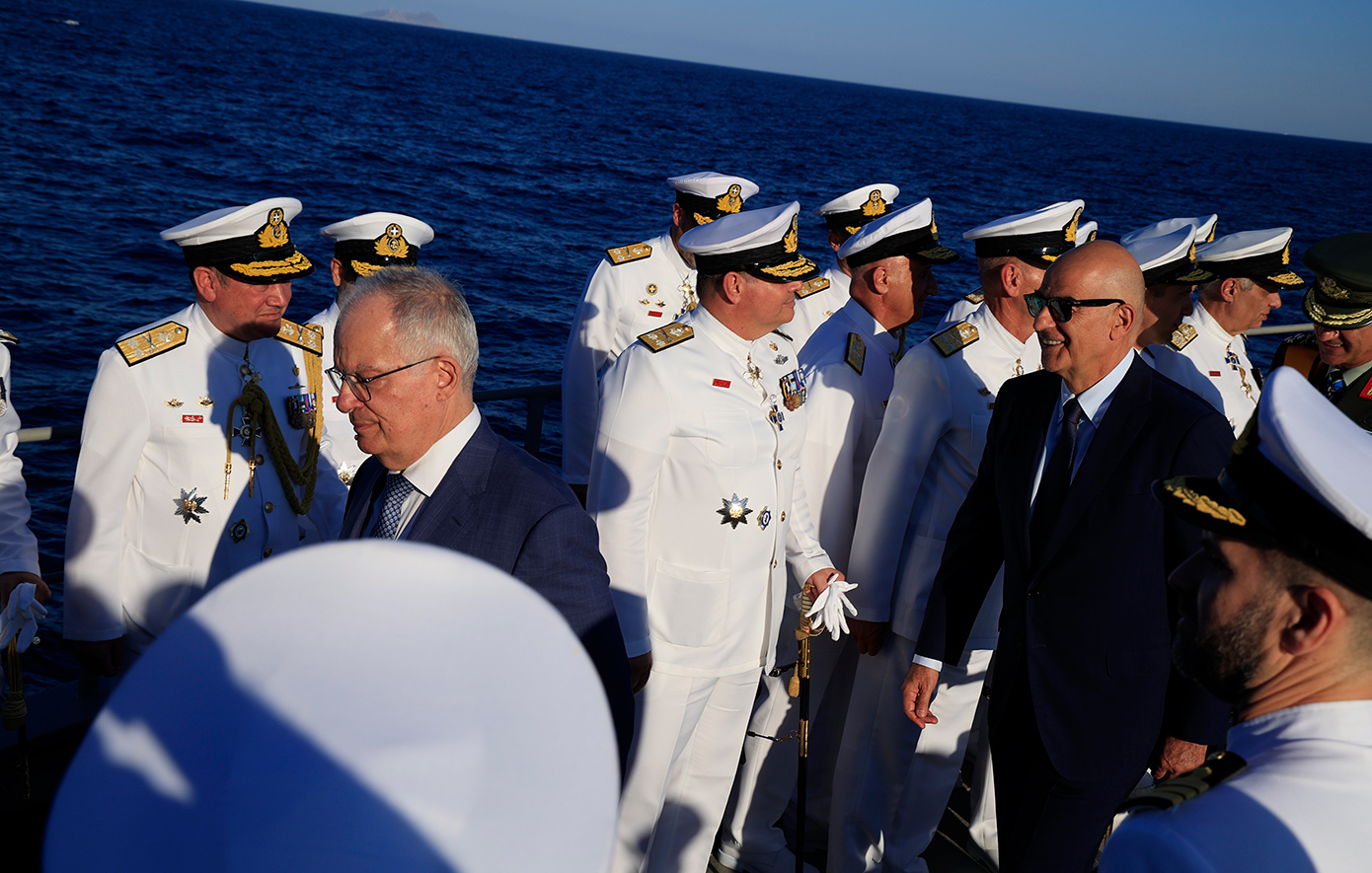 Στον Πειραιά ο Κωνσταντίνος Τασούλας και ο Νίκος Δένδιας για τη μεγάλη επιθεώρηση του Στόλου