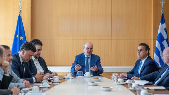 Κωστής Χατζηδάκης: Το καλοκαίρι αποκαλύπτεται το Εθνικό Σχέδιο για τη θωράκιση των υδάτων