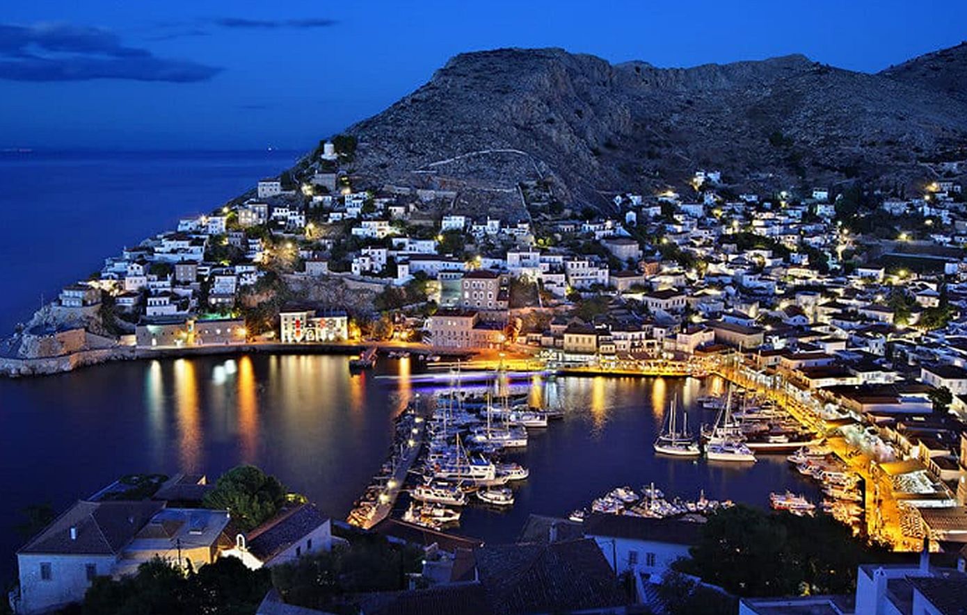 Μπλακ άουτ σαρώνει την Ύδρα λόγω κακοκαιρίας – Η έκκληση του δημάρχου