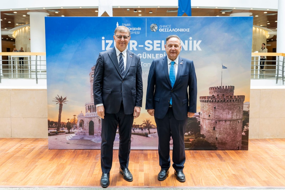 Ο Στέλιος Αγγελούδης εξέφρασε την υποστήριξή του στον δήμαρχο Σμύρνης