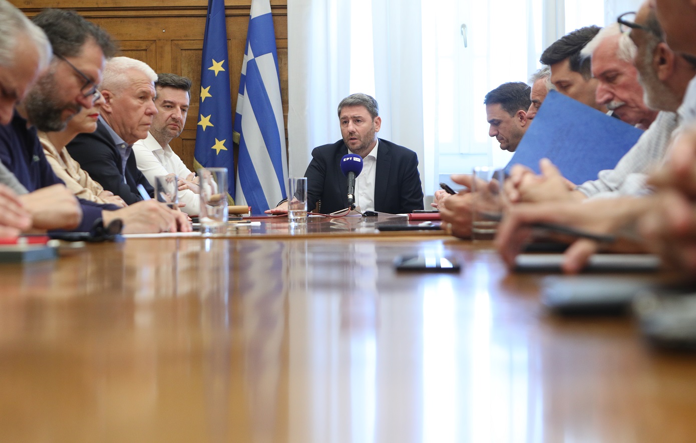 Ειδική Επιτροπή για την Αναθεώρηση του Συντάγματος εγκαινιάζει το ΠΑΣΟΚ με πρωτοβουλία Ανδρουλάκη