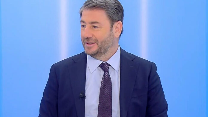 Πυρά Ανδρουλάκη κατά ΝΔ: Η Βουλή μετατράπηκε σε πλυντήριο ποινικών ευθυνών του Καραμανλή με σφραγίδα Μητσοτάκη