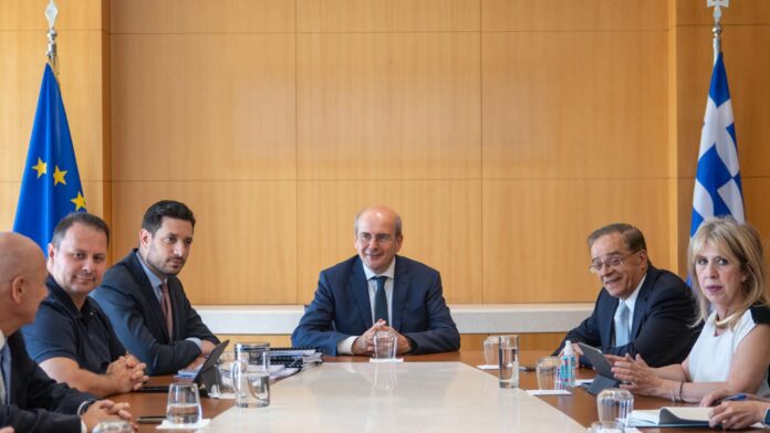 Δωρεά-μαμούθ 14,5 εκατ. ευρώ από τις 4 συστημικές τράπεζες για την ανασυγκρότηση του σιδηροδρομικού δικτύου στη Θεσσαλία