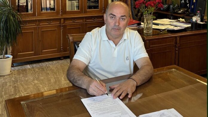Υπεγράφη η σύμβαση για την ανανέωση του οδικού δικτύου στην ΠΕ Αργολίδας