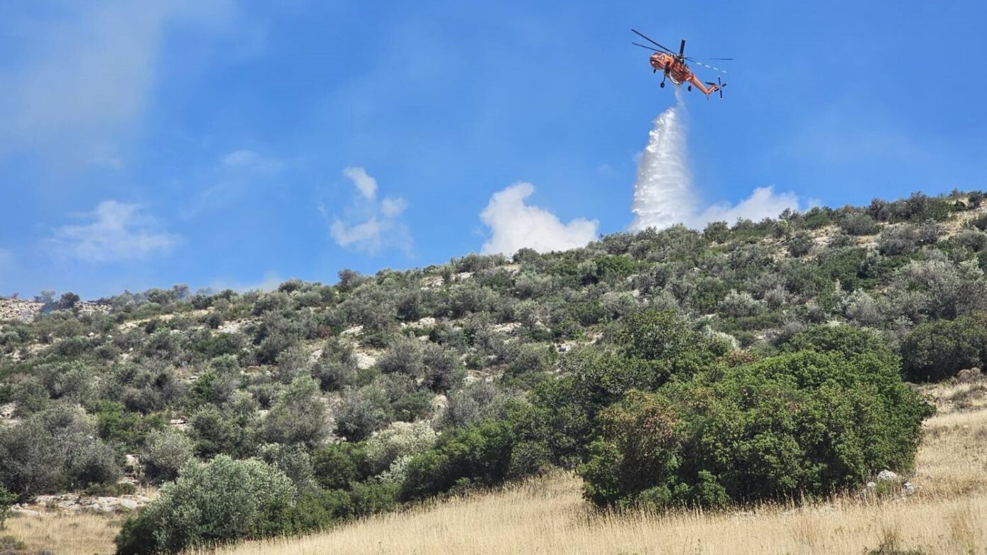 Δ. Ασπροπύργου: Αστραπιαία επέμβαση σε τρεις φωτιές το κρίσιμο τριήμερο