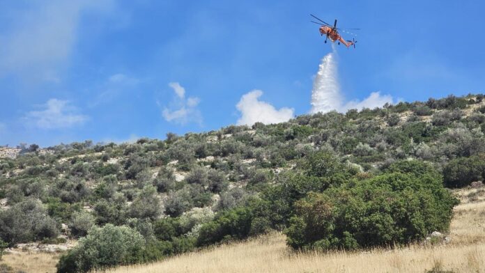 Δ. Ασπροπύργου: Αστραπιαία επέμβαση σε τρεις φωτιές το κρίσιμο τριήμερο