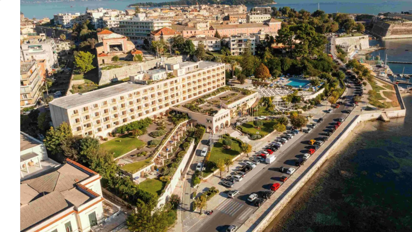 Corfu Palace: Μεταμορφώνεται το εμβληματικό ξενοδοχείο της Κέρκυρας που φιλοξένησε τον Αλεξανδράκη και την Καρέζη