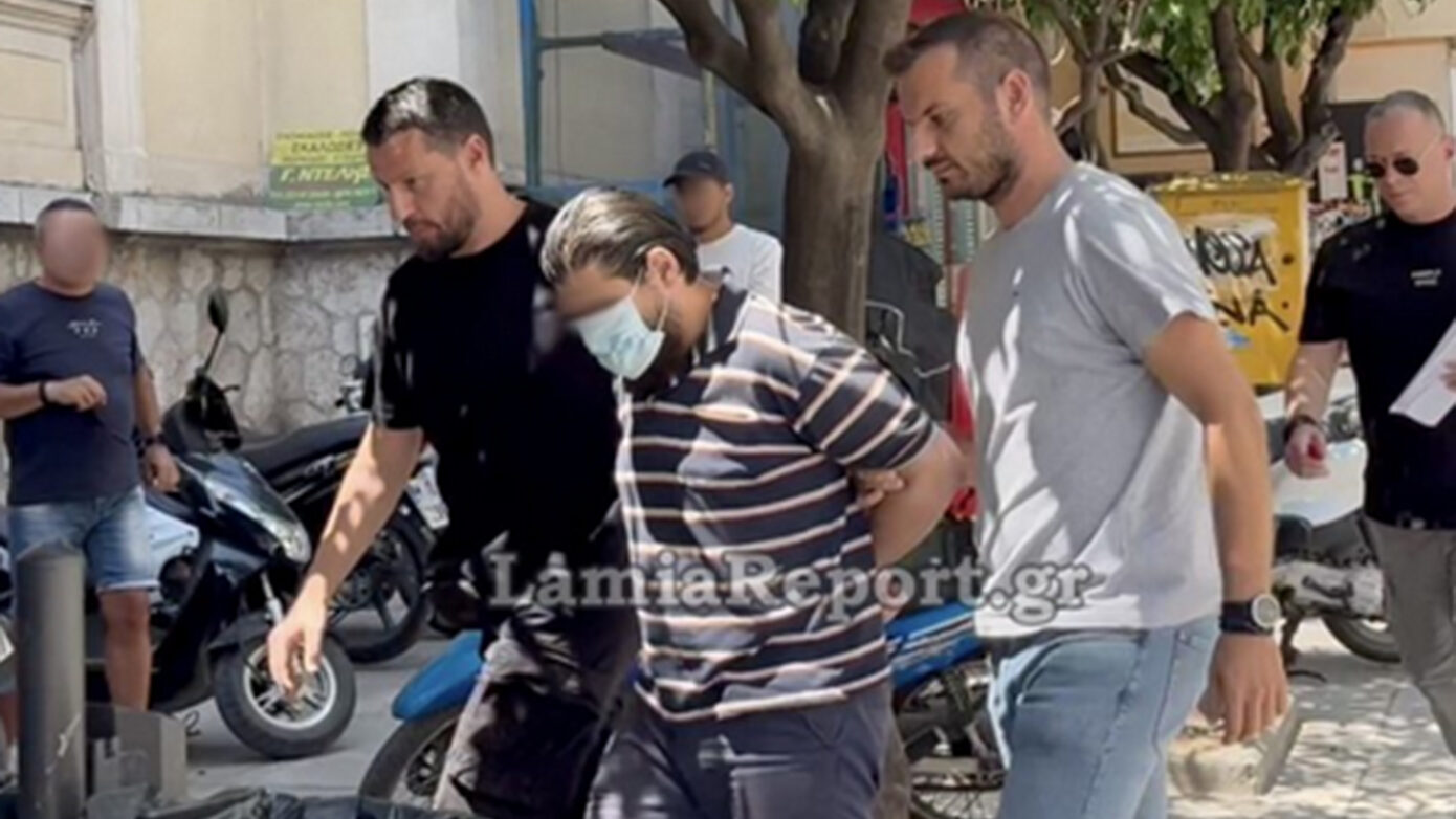 Σιωπηλός και με σκυμμένο κεφάλι διέβη το κατώφλι του εισαγγελέα ο δολοφόνος του 59χρονου Λαμιώτη επιχειρηματία