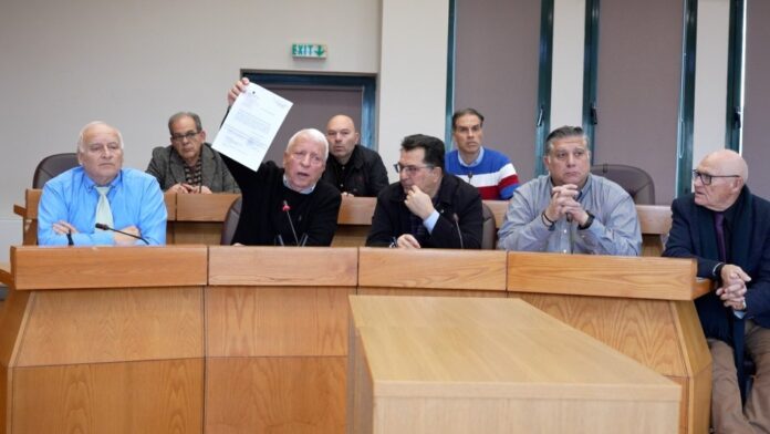 Η καταστροφική πυρκαγιά στη Βόρεια Χίο και το κατηγορηματικό «όχι» Μουτζούρη στις εξορύξεις αντιμονίου