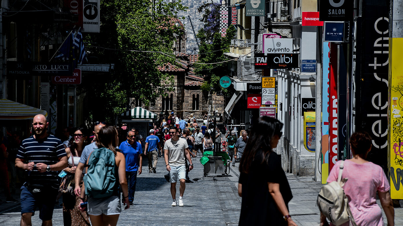 Εκτοξεύεται η πλήρης απασχόληση – Κατρακύλα της ανεργίας και των κενών θέσεων εργασίας