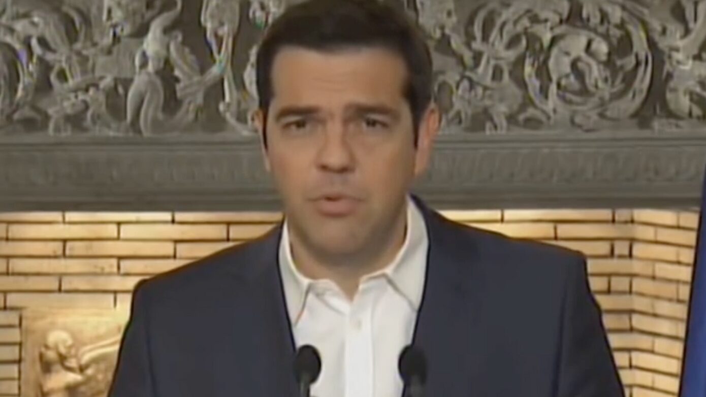 Σαν σήμερα 27 Ιουνίου: Ο Αλέξης Τσίπρας συγκλονίζει την Ευρώπη ανακοινώνοντας δημοψήφισμα – Το «Όχι» που έγινε «Ναι σε όλα»