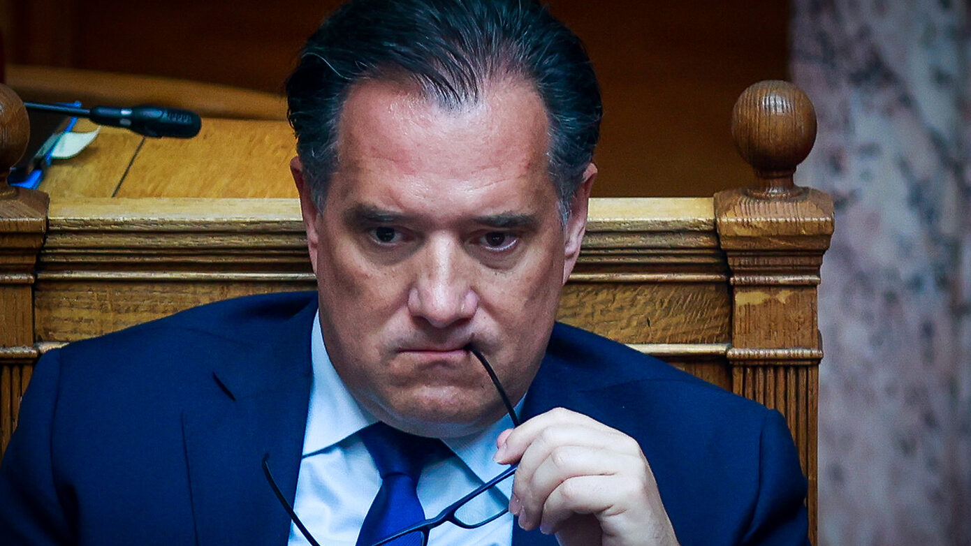 Γεωργιάδης: «Συνελήφθη γιατρός για φακελάκι, εκτός ΕΣΥ όσοι εκβιάζουν ασθενείς»