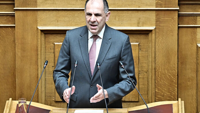 «Η κατάσταση είναι εξαιρετικά επικίνδυνη» – Το στρατηγικό πλάνο των πέντε σημείων του Γεραπετρίτη για τη Μέση Ανατολή