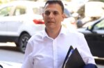 Πυρά Καραμέρου κατά Μητσοτάκη: Σιωπή στην κλιμάκωση στη Μέση Ανατολή με την εμπλοκή των ΗΠΑ στον πόλεμο