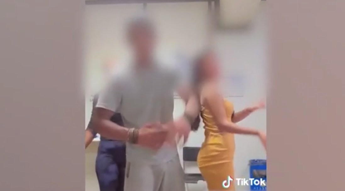 Έρευνα για το σκανδαλώδες βίντεο με τα… τσιφτετέλια μέσα στο αστυνομικό τμήμα στη Μεσσηνία
