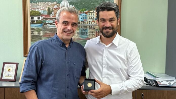 Ιστορική συνάντηση Δημάρχων Χανίων-Μυτιλήνης για την κρίσιμη 17η Πανελλήνια Σύνοδο ΦοΔΣΑ