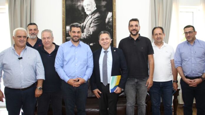 Κρίσιμη συνάντηση Δημάρχου Χανίων με τον πρόεδρο του ΕΚΑΒ