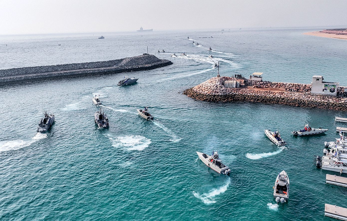 Bloomberg: Μπορεί το Ιράν να παραλύσει τα στενά του Ορμούζ; Έχει συμβεί ποτέ και πώς κλονίζεται το παγκόσμιο εμπόριο